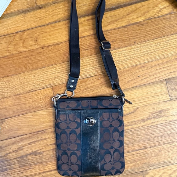 Coach Signature Canvas Crossbody Bag Brown Black Small Zip Messenger Authentic - Picture 2 of 3